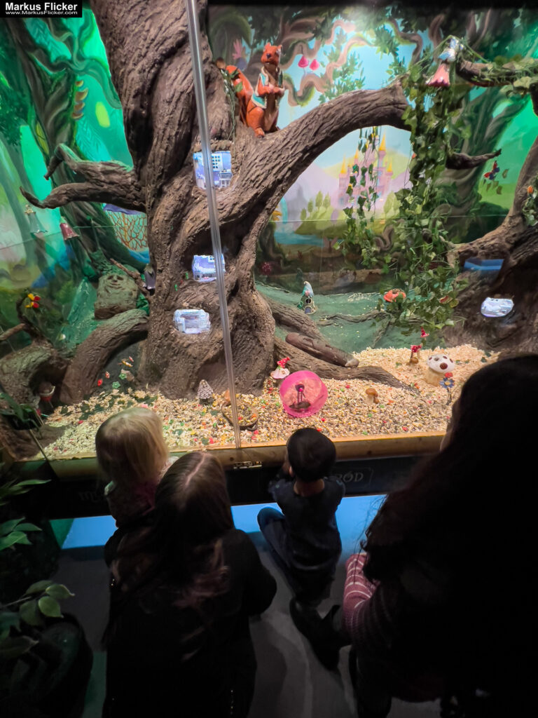 MYSZOGRÓD ZAKOPANE Skurrile Attraktion mit einer von lebenden Mäusen bevölkerten Miniaturlandschaft mit Häusern, Dörfern, Eisenbahnstrecke & Skigebiet