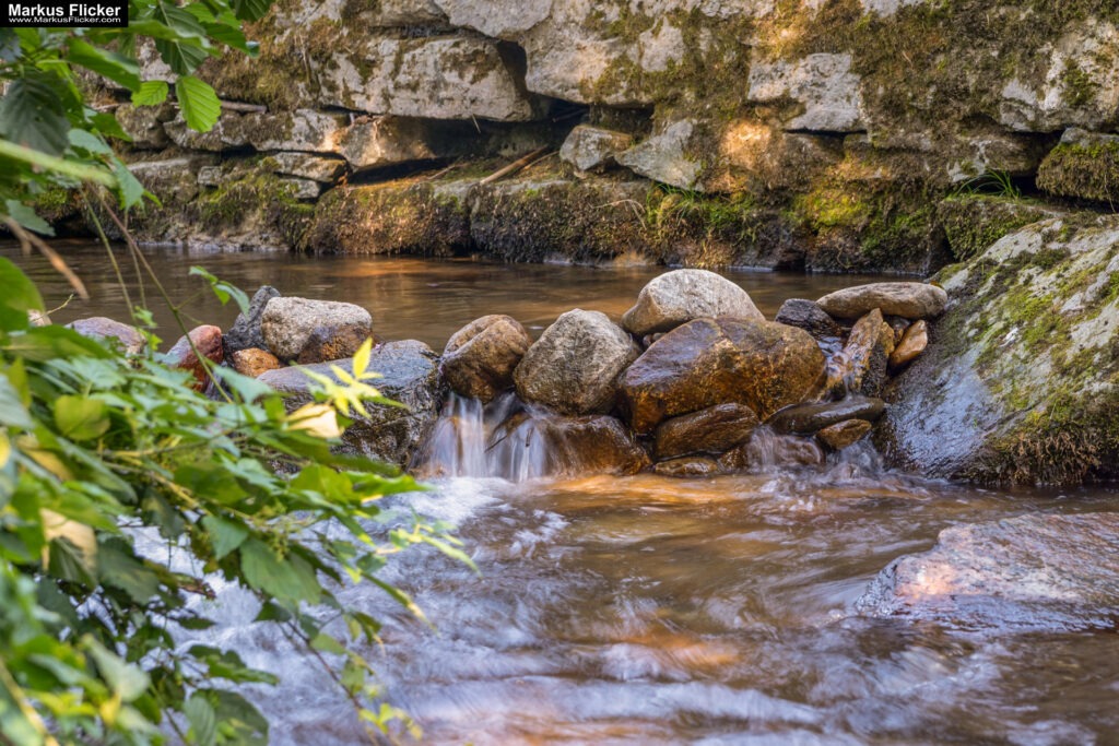 Langzeitbelichtung von Wasser an Flüssen und Bächen mit Kamera und Smartphone inkl. 37 Tipps für Langzeitbelichtung von Wasser Langzeitbelichtung von Wasser an Flüssen und Bächen mit Kamera und Smartphone