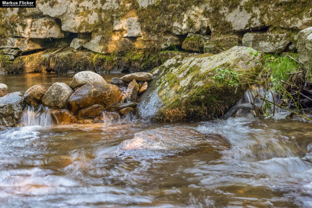 Langzeitbelichtung von Wasser an Flüssen und Bächen mit Kamera und Smartphone inkl. 37 Tipps für Langzeitbelichtung von Wasser Langzeitbelichtung von Wasser an Flüssen und Bächen mit Kamera und Smartphone