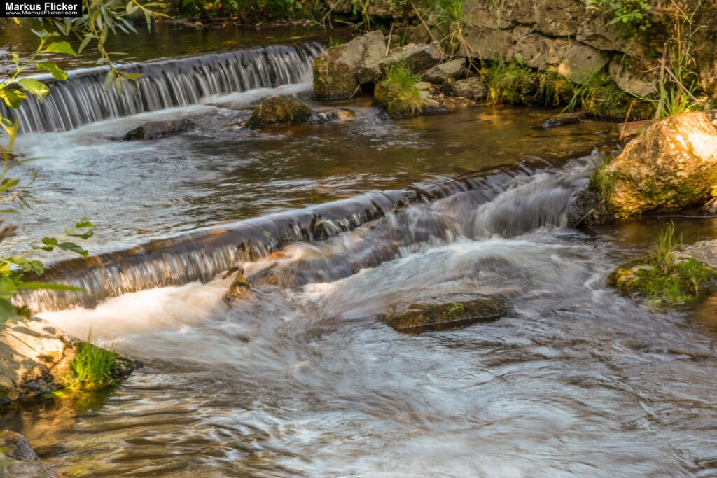 Langzeitbelichtung von Wasser an Flüssen und Bächen mit Kamera und Smartphone inkl. 37 Tipps für Langzeitbelichtung von Wasser Langzeitbelichtung von Wasser an Flüssen und Bächen mit Kamera und Smartphone