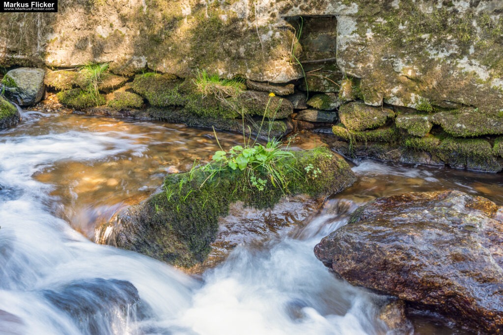 Langzeitbelichtung von Wasser an Flüssen und Bächen mit Kamera und Smartphone inkl. 37 Tipps für Langzeitbelichtung von Wasser Langzeitbelichtung von Wasser an Flüssen und Bächen mit Kamera und Smartphone