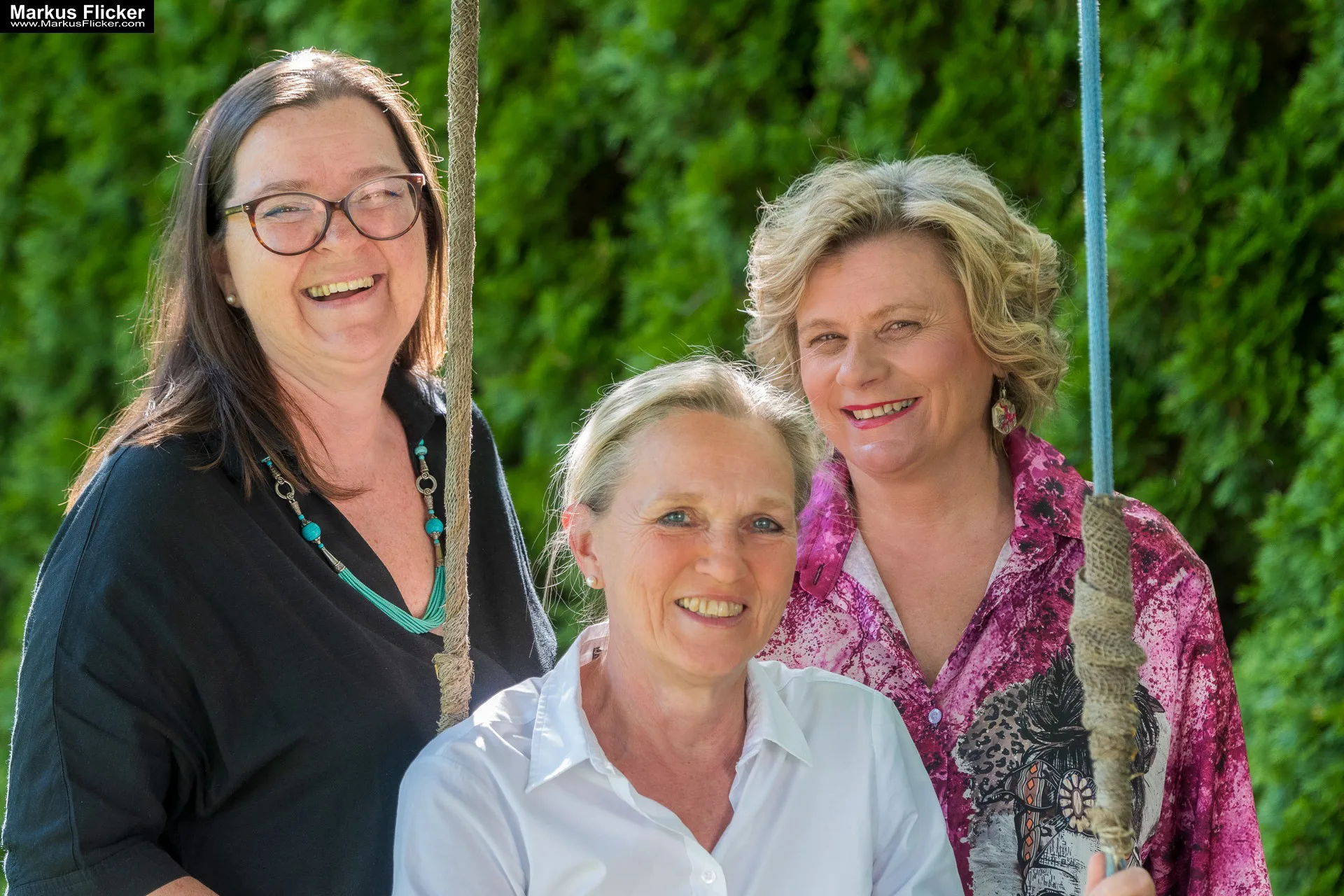 Mehr über den Artikel erfahren Woman – Art Frauen Kunst was uns bewegt – was wir bewegen Michaela Lukmann alias  Arthena MAXX Evelyn Fasch EvFa Art Martina Brandl MBArt womanart