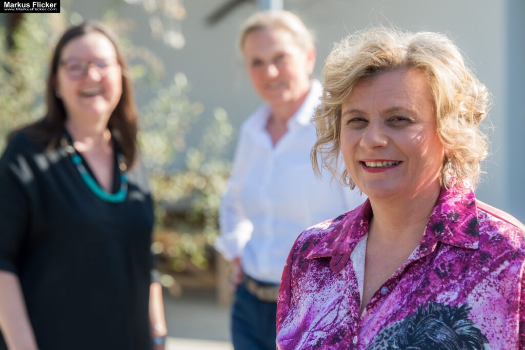 Woman - Art Frauen Kunst was uns bewegt - was wir bewegen Michaela Lukmann alias Arthena MAXX Evelyn Fasch EvFa Art Martina Brandl MBArt