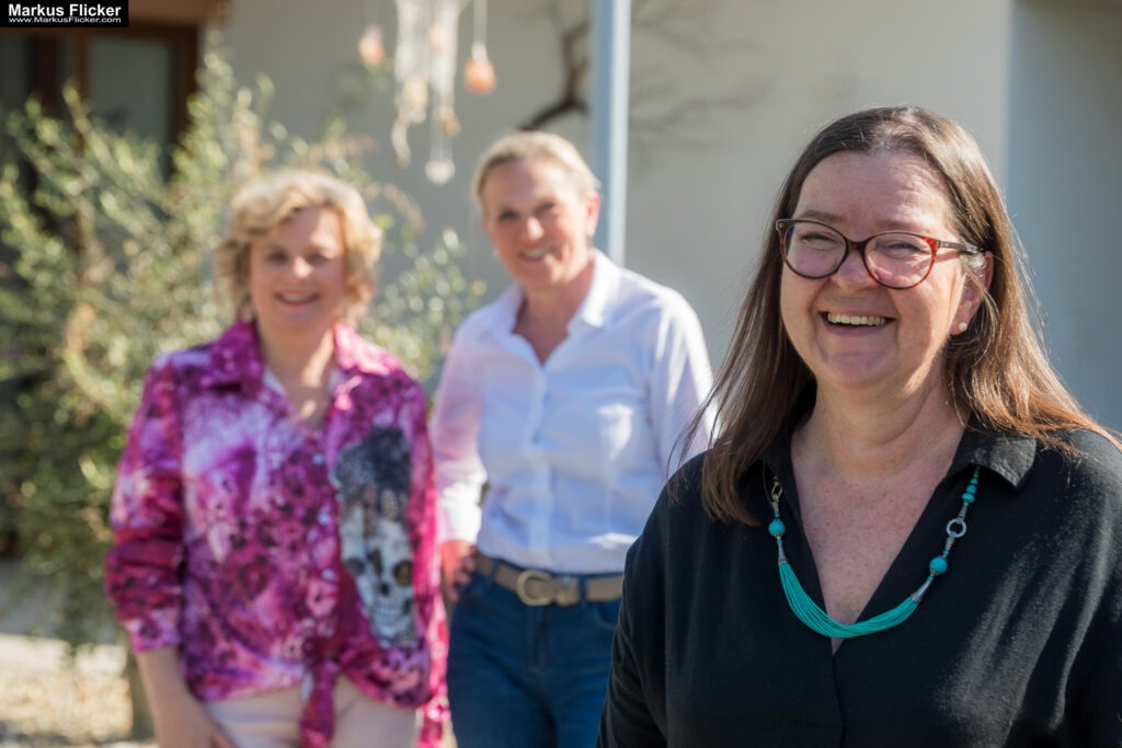 Woman - Art Frauen Kunst was uns bewegt - was wir bewegen Michaela Lukmann alias Arthena MAXX Evelyn Fasch EvFa Art Martina Brandl MBArt