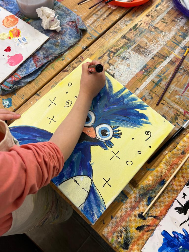 3 Tage Kreativ Comic – Acryl – Skulpturen aus Ytong und Draht – Specksteintiere – Handyfotografie Kinder-Kunstprogramm 2024 Malwerkstatt Martina Brandl