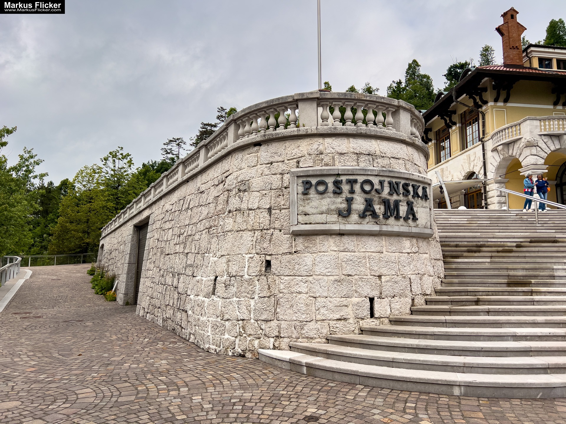 Park Postojna Jama. Höhlen von Postojna in Slowenien #visitslovenia