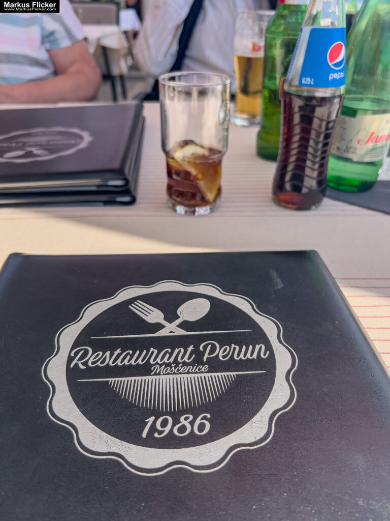 Župa Mošćenice Primorje-Gorski Kotar Kroatien Istrien. Roadtrip in Europa. Reisen mit dem Auto innerhalb der EU. Citytrips, Camping, Landschaft, Rundfahrt mit dem PKW, romantische Städte und Urlaubsinspiration