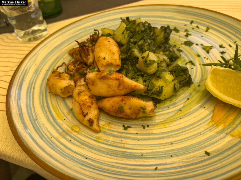 Reisefotografie und Reisevideos mit dem Smartphone. Tipps für deine Erinnerungen auf Reisen. Fotografieren und Filmen mit dem Smartphone: Bessere Fotos und Videos mit dem Handy für Freizeit, Hobby und Business Župa Mošćenice Primorje-Gorski Kotar Kroatien Istrien. Roadtrip in Europa. Reisen mit dem Auto innerhalb der EU. Citytrips, Camping, Landschaft, Rundfahrt mit dem PKW, romantische Städte und Urlaubsinspiration