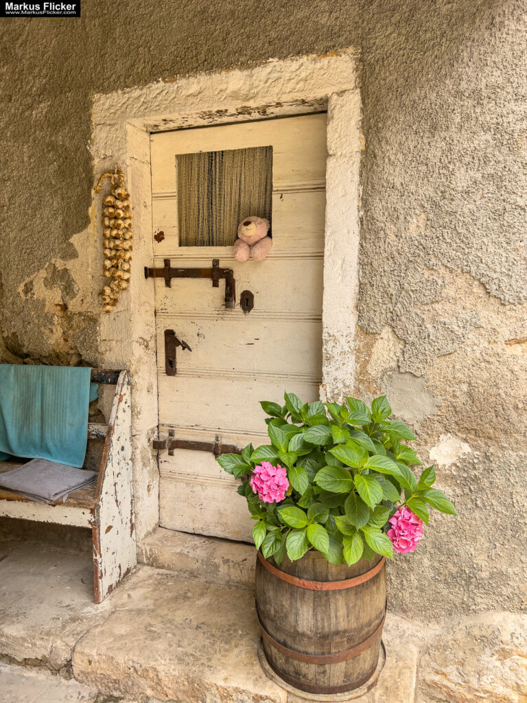 Župa Mošćenice Primorje-Gorski Kotar Kroatien Istrien. Roadtrip in Europa. Reisen mit dem Auto innerhalb der EU. Citytrips, Camping, Landschaft, Rundfahrt mit dem PKW, romantische Städte und Urlaubsinspiration