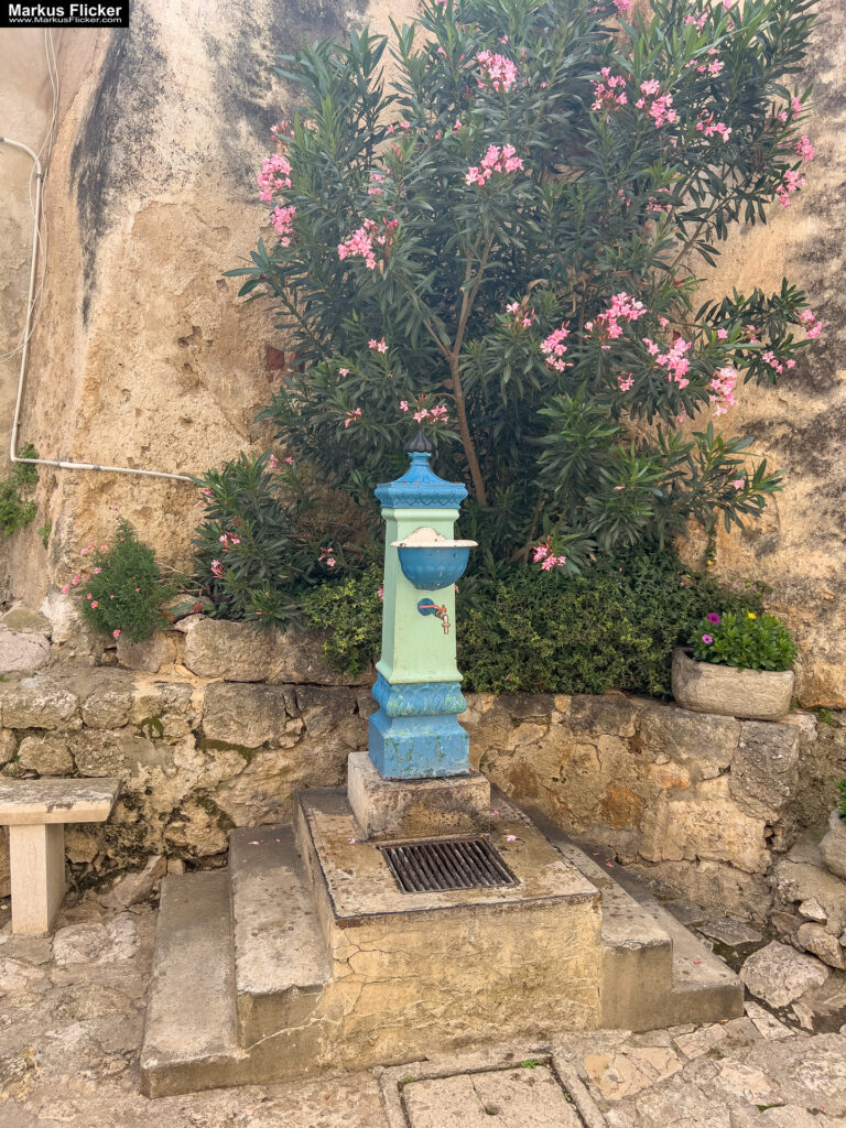 Župa Mošćenice Primorje-Gorski Kotar Kroatien Istrien. Roadtrip in Europa. Reisen mit dem Auto innerhalb der EU. Citytrips, Camping, Landschaft, Rundfahrt mit dem PKW, romantische Städte und Urlaubsinspiration