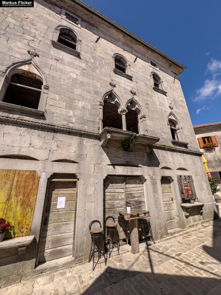 Gračišće Gallignana Kroatien Istrien Roadtrip in Europa. Reisen mit dem Auto innerhalb der EU. Citytrips, Camping, Landschaft, Rundfahrt mit dem PKW, romantische Städte und Urlaubsinspiration Gračišće Gallignana Kroatien Istrien