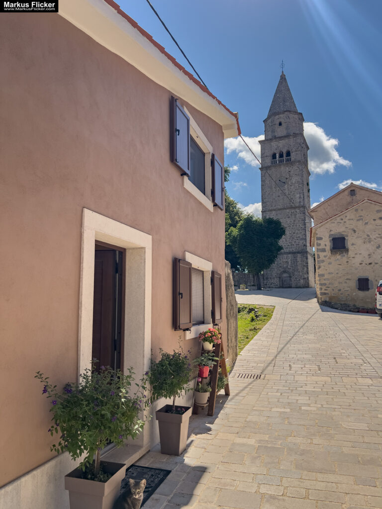 Gračišće Gallignana Kroatien Istrien Roadtrip in Europa. Reisen mit dem Auto innerhalb der EU. Citytrips, Camping, Landschaft, Rundfahrt mit dem PKW, romantische Städte und Urlaubsinspiration Gračišće Gallignana Kroatien Istrien