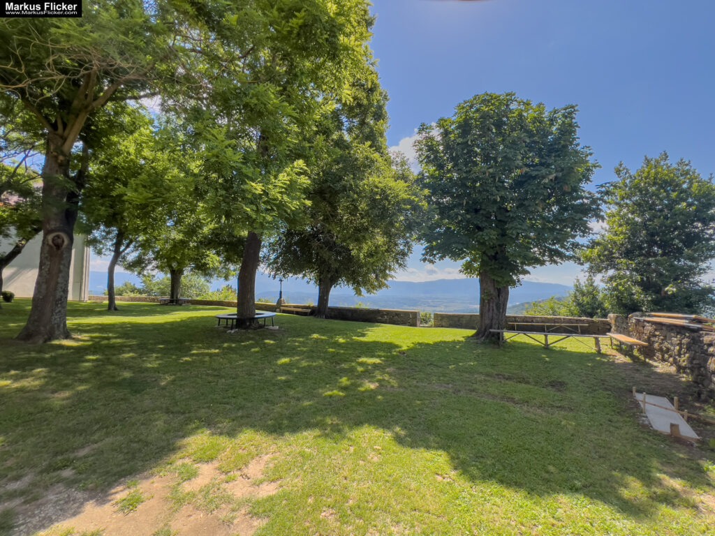 Gračišće Gallignana Kroatien Istrien Roadtrip in Europa. Reisen mit dem Auto innerhalb der EU. Citytrips, Camping, Landschaft, Rundfahrt mit dem PKW, romantische Städte und Urlaubsinspiration Gračišće Gallignana Kroatien Istrien