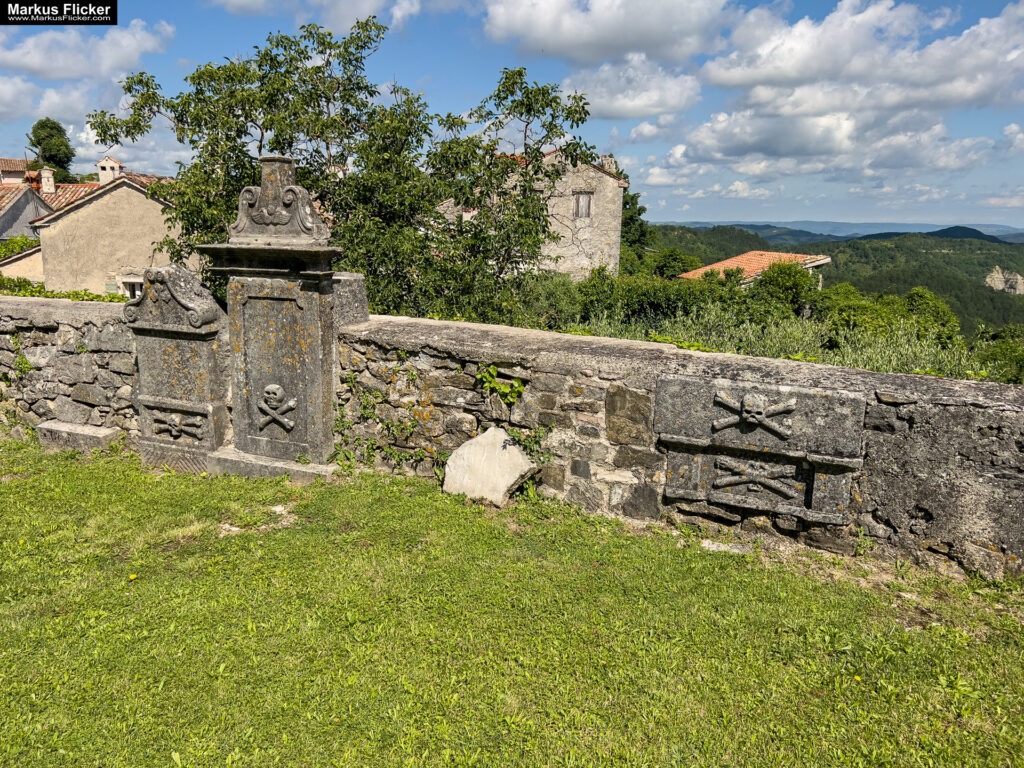 Gračišće Gallignana Kroatien Istrien Roadtrip in Europa. Reisen mit dem Auto innerhalb der EU. Citytrips, Camping, Landschaft, Rundfahrt mit dem PKW, romantische Städte und Urlaubsinspiration Gračišće Gallignana Kroatien Istrien