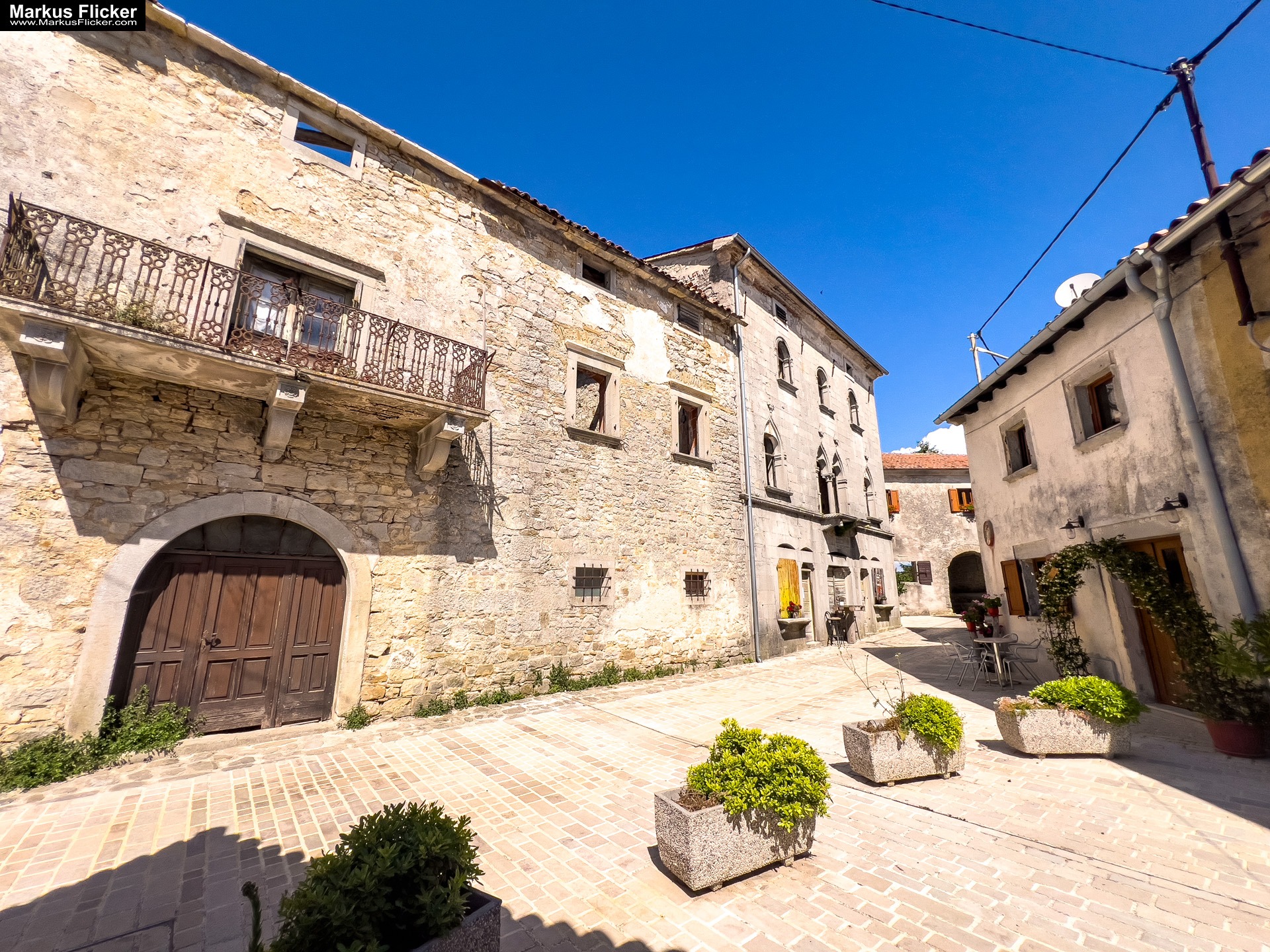 Gračišće Gallignana Kroatien Istrien Roadtrip in Europa. Reisen mit dem Auto innerhalb der EU. Citytrips, Camping, Landschaft, Rundfahrt mit dem PKW, romantische Städte und Urlaubsinspiration Gračišće Gallignana Kroatien Istrien