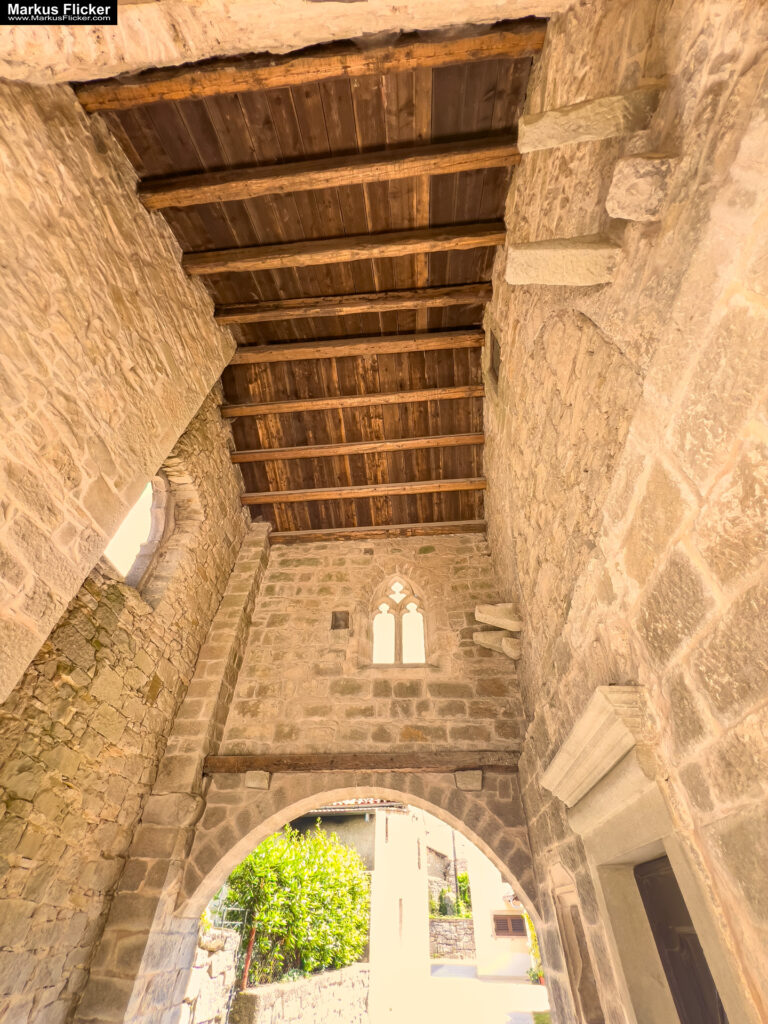 Gračišće Gallignana Kroatien Istrien Roadtrip in Europa. Reisen mit dem Auto innerhalb der EU. Citytrips, Camping, Landschaft, Rundfahrt mit dem PKW, romantische Städte und Urlaubsinspiration Gračišće Gallignana Kroatien Istrien