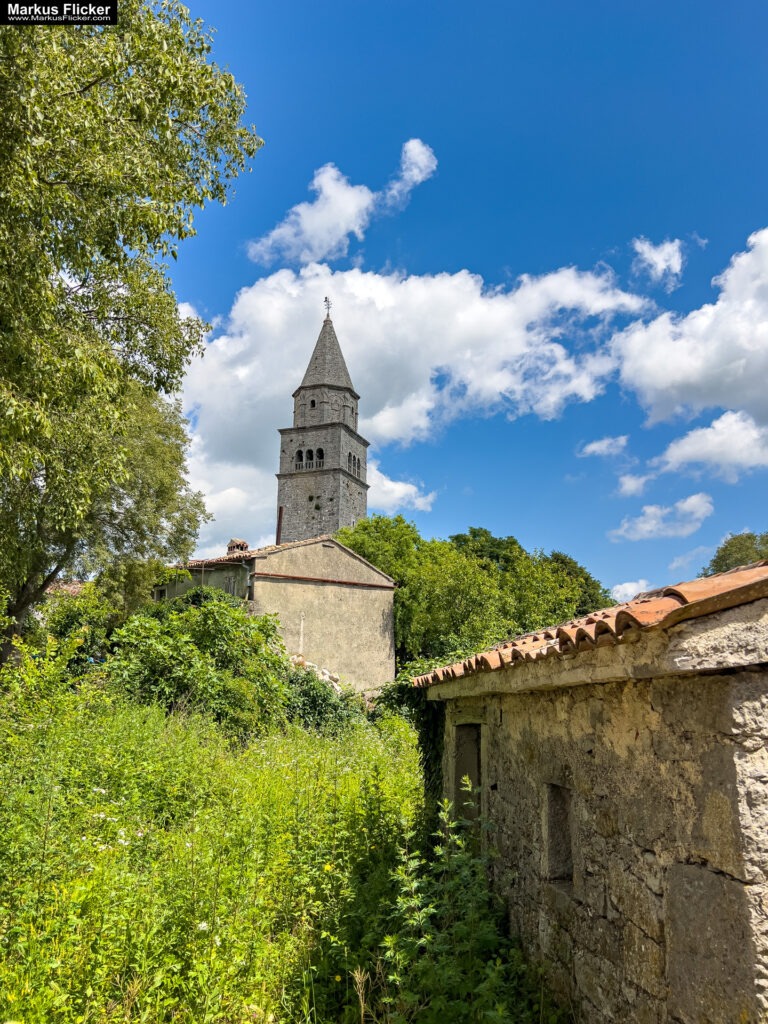 Gračišće Gallignana Kroatien Istrien Roadtrip in Europa. Reisen mit dem Auto innerhalb der EU. Citytrips, Camping, Landschaft, Rundfahrt mit dem PKW, romantische Städte und Urlaubsinspiration Gračišće Gallignana Kroatien Istrien