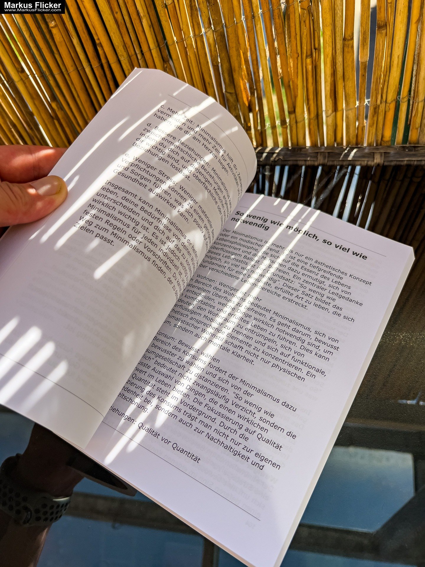 Minimalismus: Mehr Geld Mehr Zeit Mehr Platz Mehr Leben: Minimalistisch leben, maximal profitieren, maximal genießen, weniger Ballast Buch von Markus Flicker #minimalismus