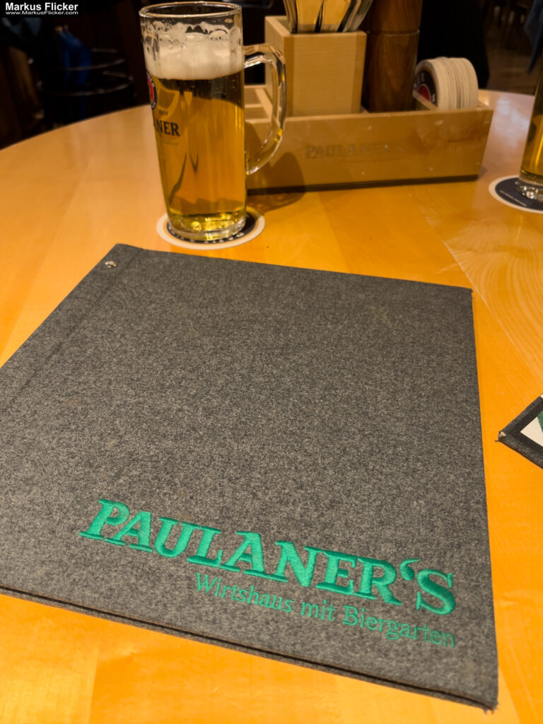 Roadtrip in Europa: Reisen mit dem Auto innerhalb der EU. Citytrips, Camping, Landschaft, Rundfahrt mit dem PKW, romantische Städte und Urlaubsinspiration. Buch von Markus Flicker Roadtrip nach München inkl. Four Points by Sheraton Munich Arabellapark. Roadtrip in Europa. Reisen mit dem Auto innerhalb der EU. Citytrips, Camping, Landschaft, Rundfahrt mit dem PKW, romantische Städte und Urlaubsinspiration.