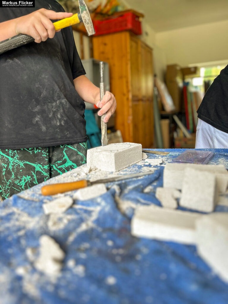 3 Tage Kreativ Comic, Acryl, Skulpturen aus Ytong und Draht, Specksteintiere und Handyfotografie Kinder Kunstprogramm Malwerkstatt Martina Brandl Steiermark Österreich