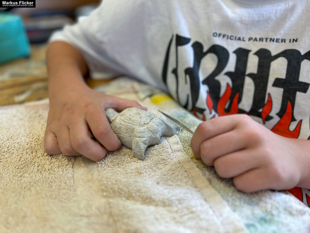 3 Tage Kreativ Comic, Acryl, Skulpturen aus Ytong und Draht, Specksteintiere und Handyfotografie Kinder Kunstprogramm Malwerkstatt Martina Brandl Steiermark Österreich