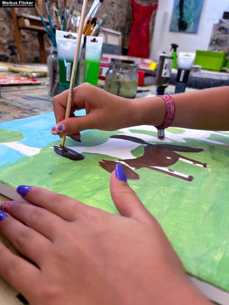 3 Tage Kreativ Comic, Acryl, Skulpturen aus Ytong und Draht, Specksteintiere und Handyfotografie Kinder Kunstprogramm Malwerkstatt Martina Brandl Steiermark Österreich