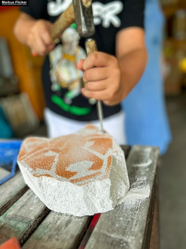 Kreativ Comic, Acryl, Skulpturen aus Ytong und Draht, Specksteintiere und Handyfotografie Kinder Workshop Kunstprogramm Malwerkstatt Martina Brandl Steiermark Österreich