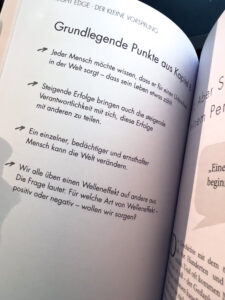 Slight Edge: Der kleine Vorsprung: Der kleine Vorsprung - Wie man mit einfachen Disziplinen zu großem Erfolg und Glück kommt von Jeff Olson