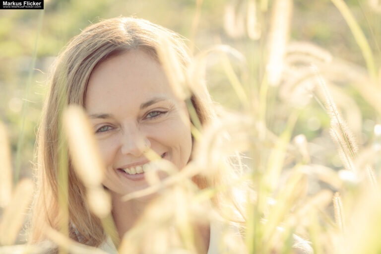 Spätsommer-Portrait- und Videoaufnahmen: Perfektes Licht und Atmosphäre Female Model Frau Woman Andrea Gleisdorf Graz Steiermark Österreich