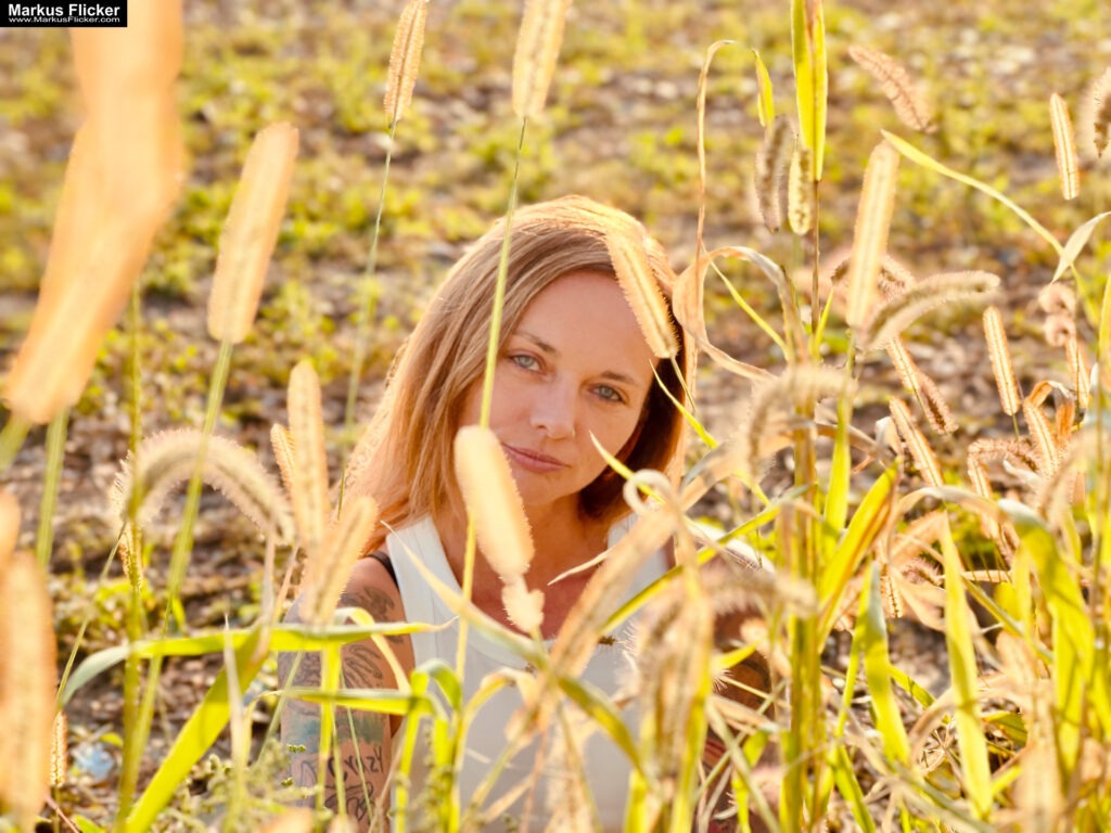Spätsommer-Portrait- und Videoaufnahmen: Perfektes Licht und Atmosphäre Female Model Frau Woman Andrea