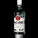 Warum Produktfotos mehr sind als nur Bilder. Beispiel Bacardi Flasche mit Wassertropfen