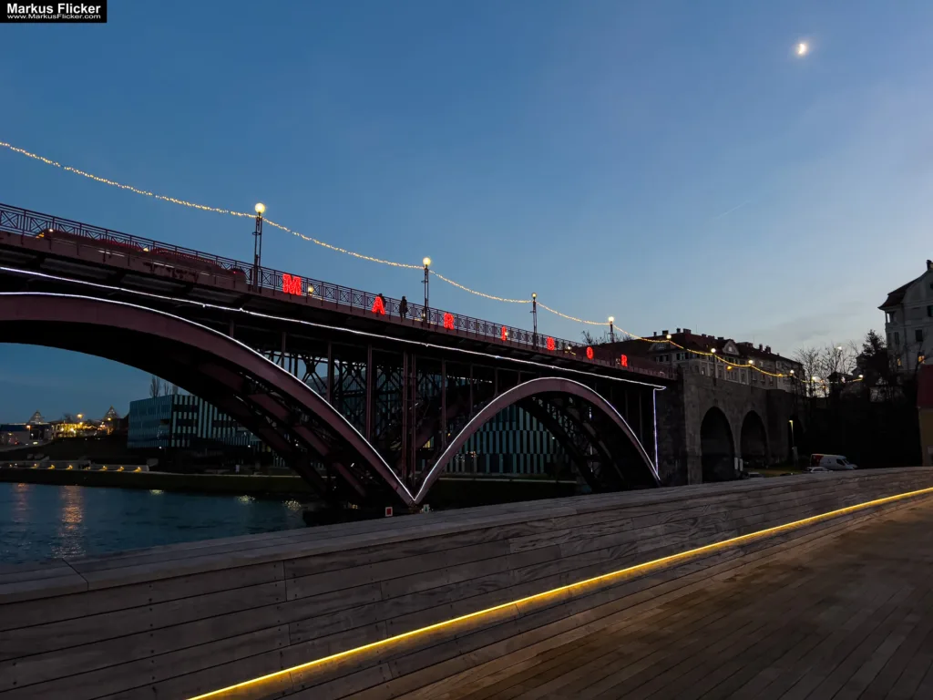 Magisches Maribor Weihnachtsmarkt Winterwunderland Advent im Winter Čarobni Maribor Riesenrad