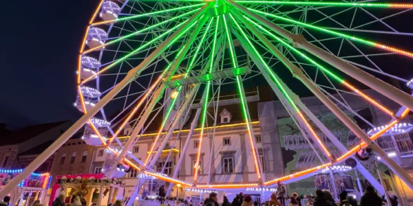 Magisches Maribor Weihnachtsmarkt Winterwunderland Advent im Winter Čarobni Maribor Riesenrad