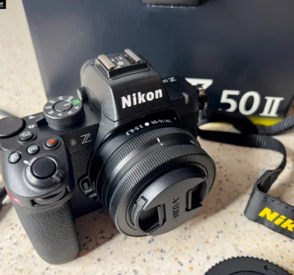 Nikon Z50II Kit 16-50 DX | Ideal für Fotos, Filme, Vlogs und Live Streaming (20.9 MP, 4k Video, Picture Control + kostenloser Nikon Imaging Cloud) & Kit Z50II + 16–50 mm VR + 50–250 mm VRt & Kit Z50II + 18–140 mm VR #nikondach #nikonkeepinspiring