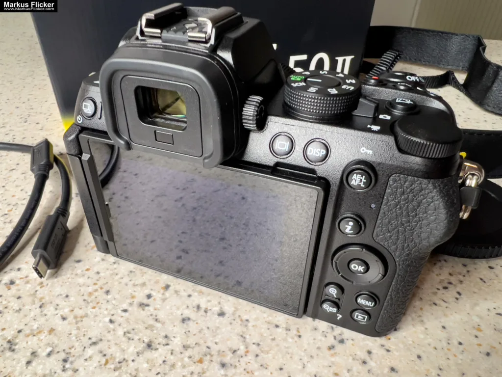 Nikon Z50II Kit 16-50 DX | Ideal für Fotos, Filme, Vlogs und Live Streaming (20.9 MP, 4k Video, Picture Control + kostenloser Nikon Imaging Cloud) & Kit Z50II + 16–50 mm VR + 50–250 mm VRt & Kit Z50II + 18–140 mm VR #nikondach