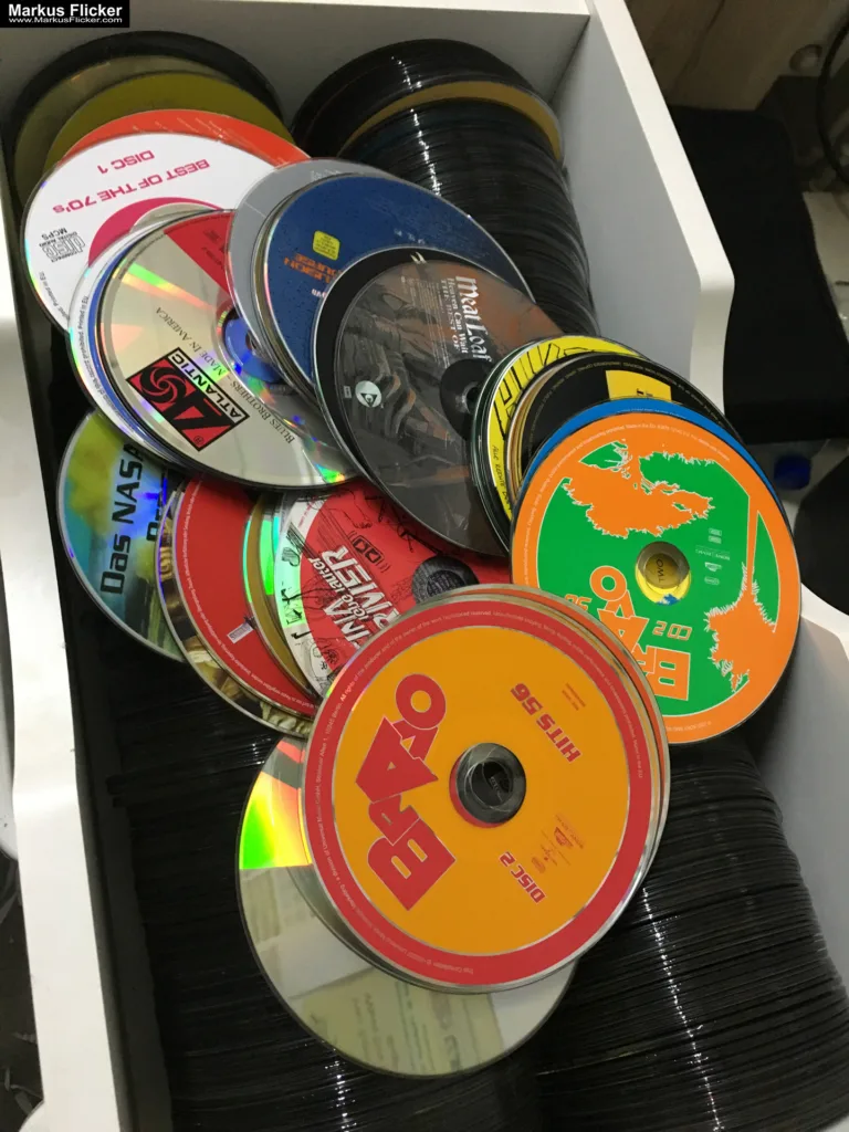 Fotografie neu entdecken: Kreative DIY-Fotoprojekte für einzigartige Bilder. DIY-Fotografie mit einfachen Mitteln – beeindruckende Effekte & kreative Inszenierungen inkl. 37 Tipps und Tricks Buch von Markus Flicker Prisma-, Glaskugel und Spiegeleffekte. Lichtmalerei mit Taschenlampen für DIY-Fotoprojekte