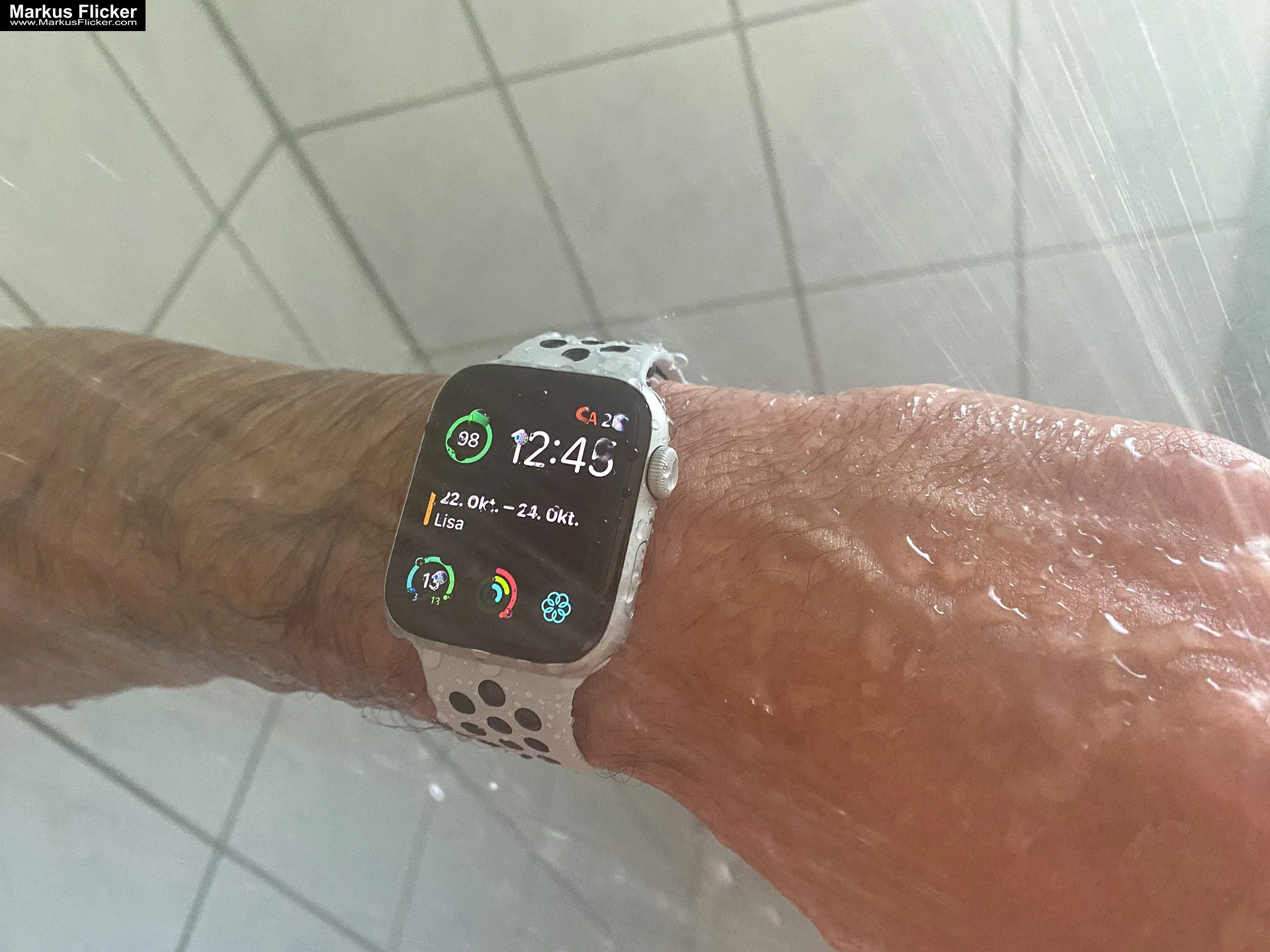 Unboxing & Konfiguration Video Apple Watch SE Nike Aluminium 44mm Silber MYYH2FD/A inkl. Ladestation Charging Dock Station