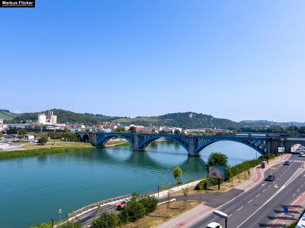 Maribor Marburg an der Drau Drava in Slowenien Roadtrip Städtereise #ifeelsLOVEnia #visitmaribor inkl. 37 Reisetipps. Roadtrip in Europa. Reisen mit dem Auto innerhalb der EU. Citytrips, Camping, Landschaft, Rundfahrt mit dem PKW, romantische Städte und Urlaubsinspiration