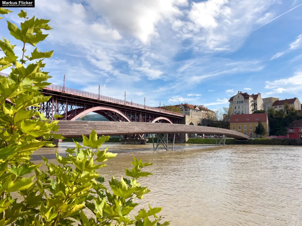 Maribor Marburg an der Drau Drava in Slowenien Roadtrip Städtereise #ifeelsLOVEnia #visitmaribor inkl. 37 Reisetipps. Roadtrip in Europa. Reisen mit dem Auto innerhalb der EU. Citytrips, Camping, Landschaft, Rundfahrt mit dem PKW, romantische Städte und Urlaubsinspiration