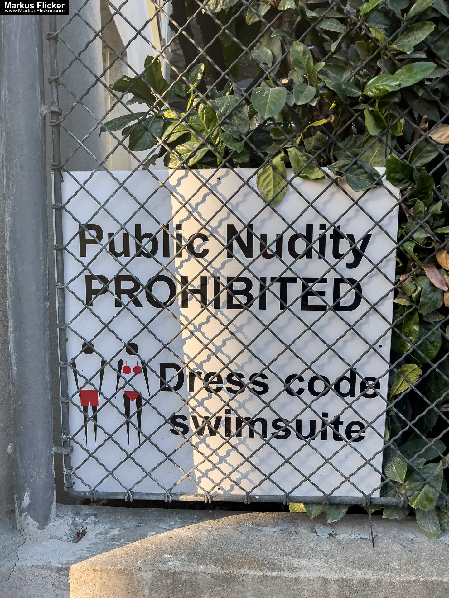 Streetphotography lustige Straßenschilder. Spaß in der Stadt mit dem Smartphone inkl. 37 Fototipps und Bildideen. Fotografieren und Filmen mit dem Smartphone: Bessere Fotos und Videos mit dem Handy für Freizeit, Hobby und Business