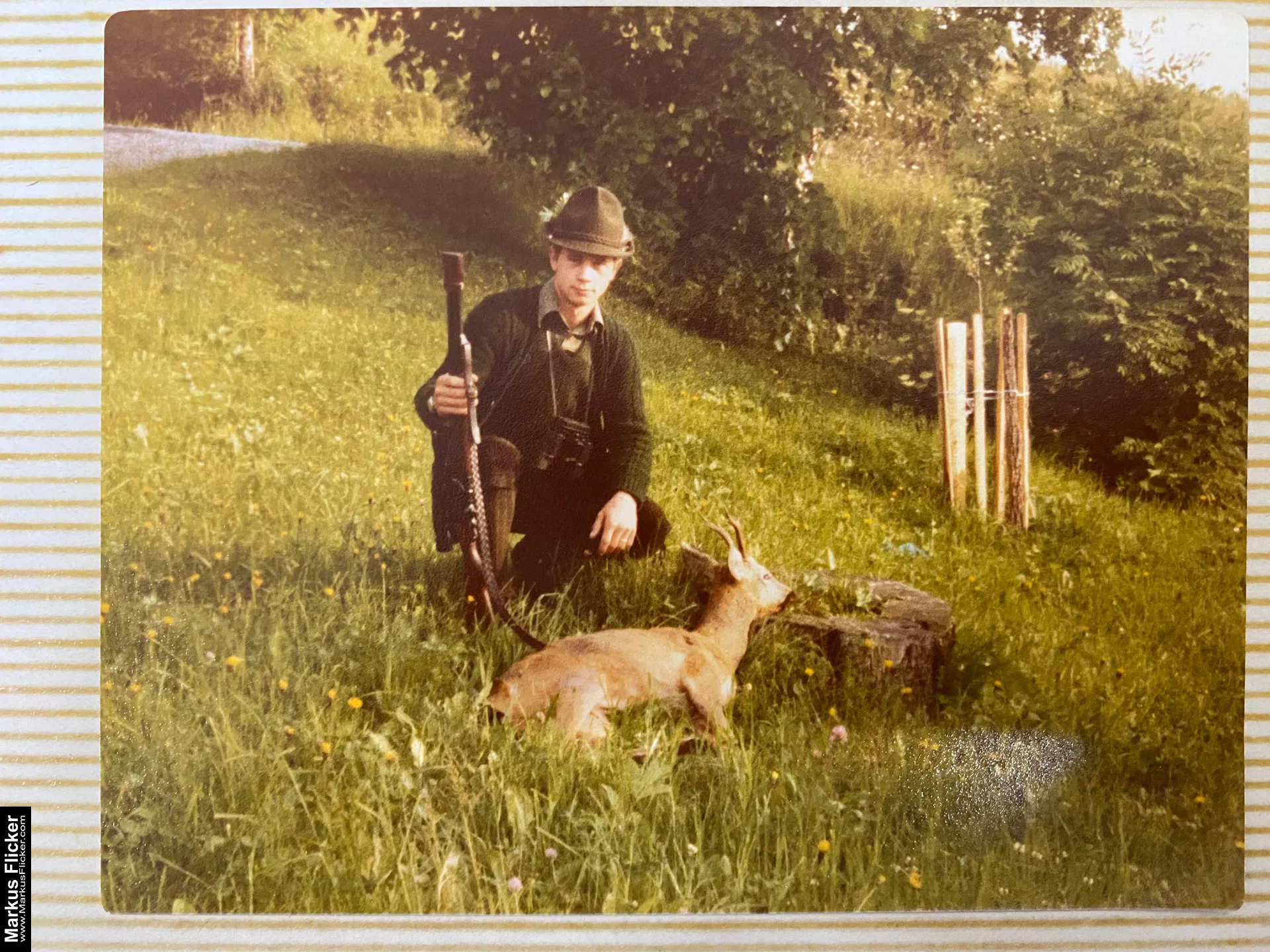 Mehr über den Artikel erfahren Die Entscheidung meines Vaters. Selbstmord ist eine Möglichkeit, allerdings eine endgültige. Suizid schmerzt nur Hinterbliebene.