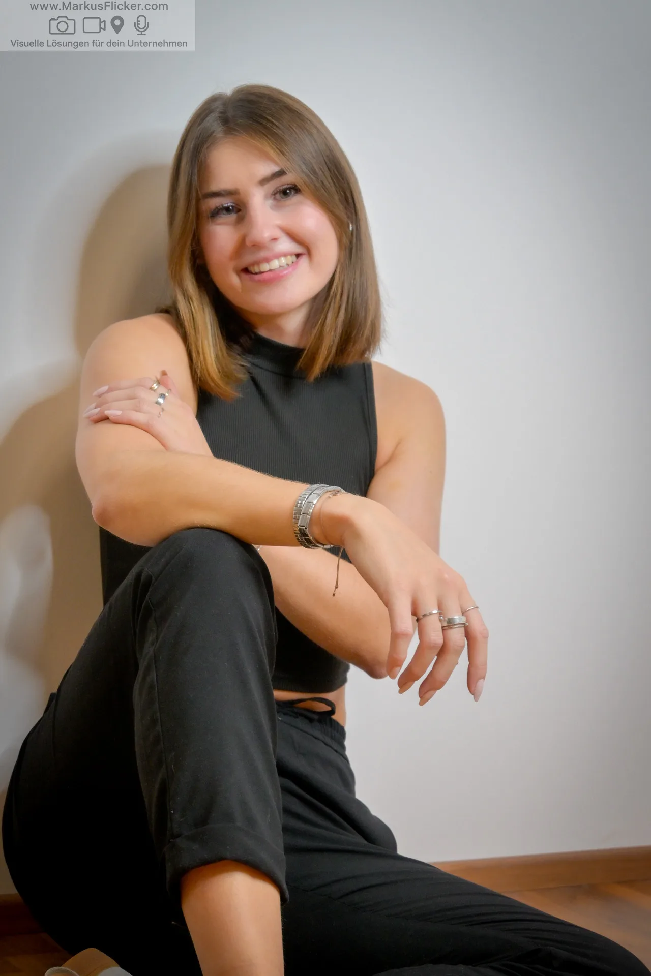 Business Casual trifft auf Natürlichkeit – Shooting mit Saskia P. in Graz inkl. 37 praktische Tipps & Tricks für Business-Models und Fotograf:innen