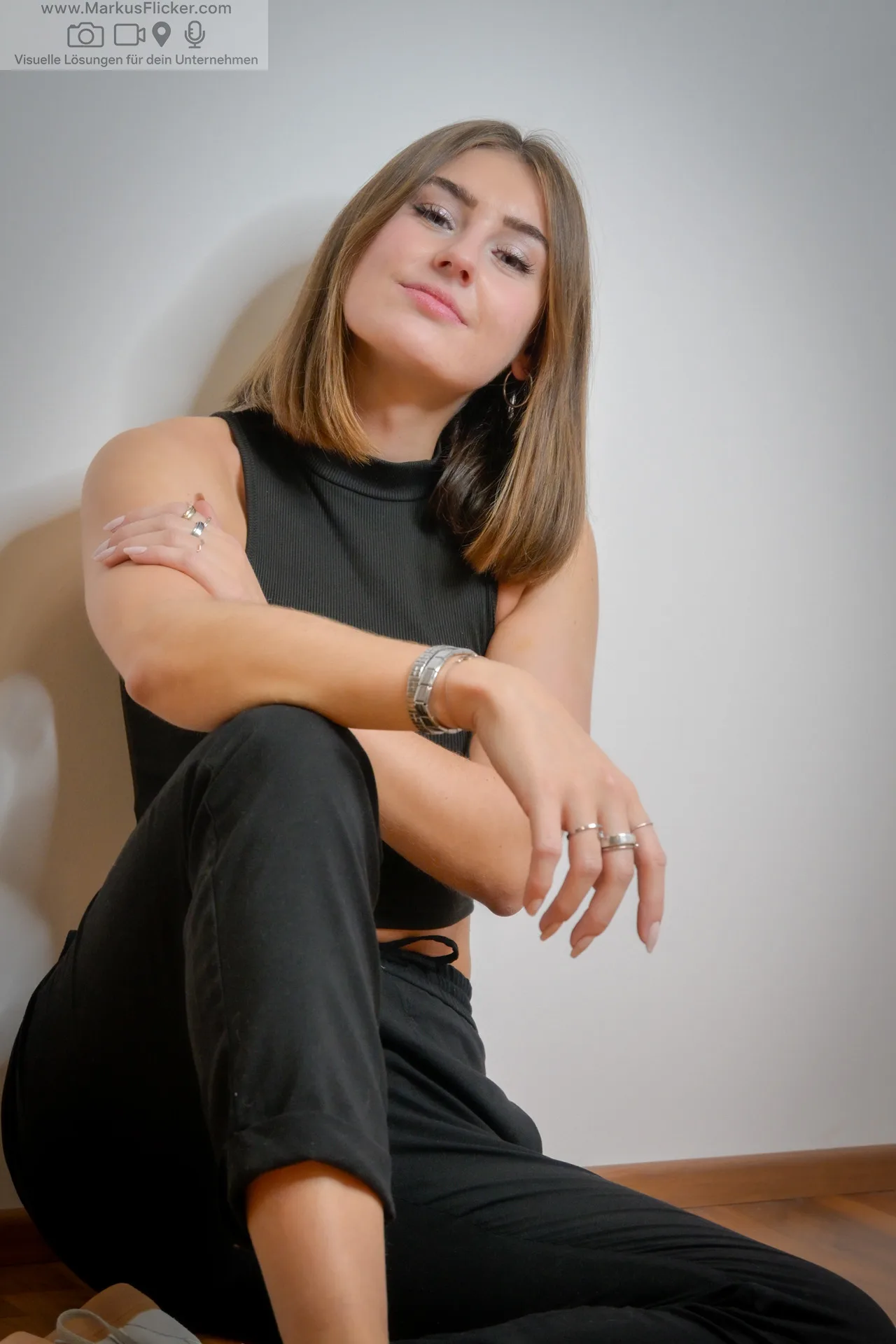 Business Casual trifft auf Natürlichkeit – Shooting mit Saskia P. in Graz inkl. 37 praktische Tipps & Tricks für Business-Models und Fotograf:innen