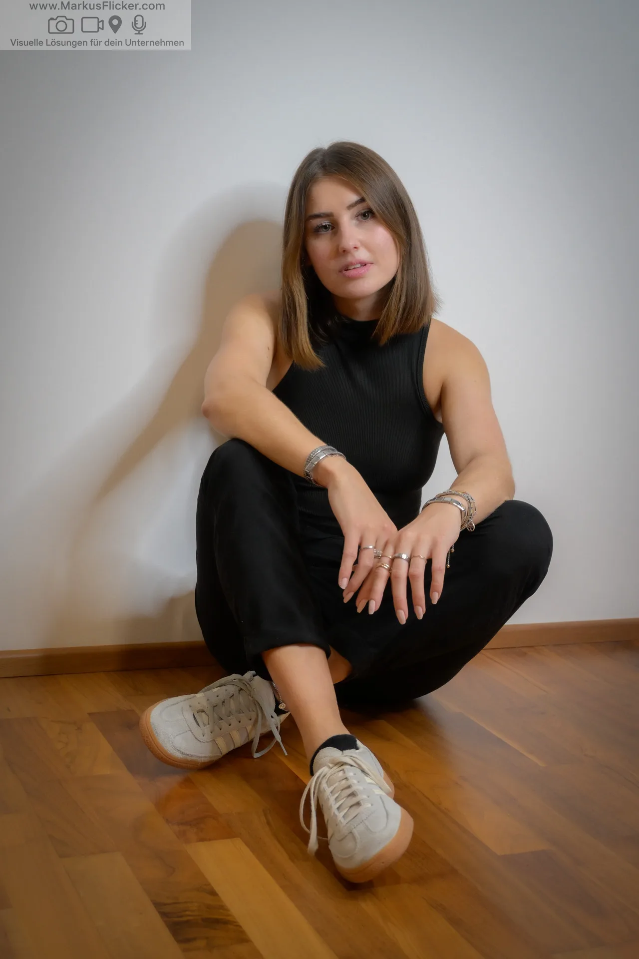 Business Casual trifft auf Natürlichkeit – Shooting mit Saskia P. in Graz inkl. 37 praktische Tipps & Tricks für Business-Models und Fotograf:innen