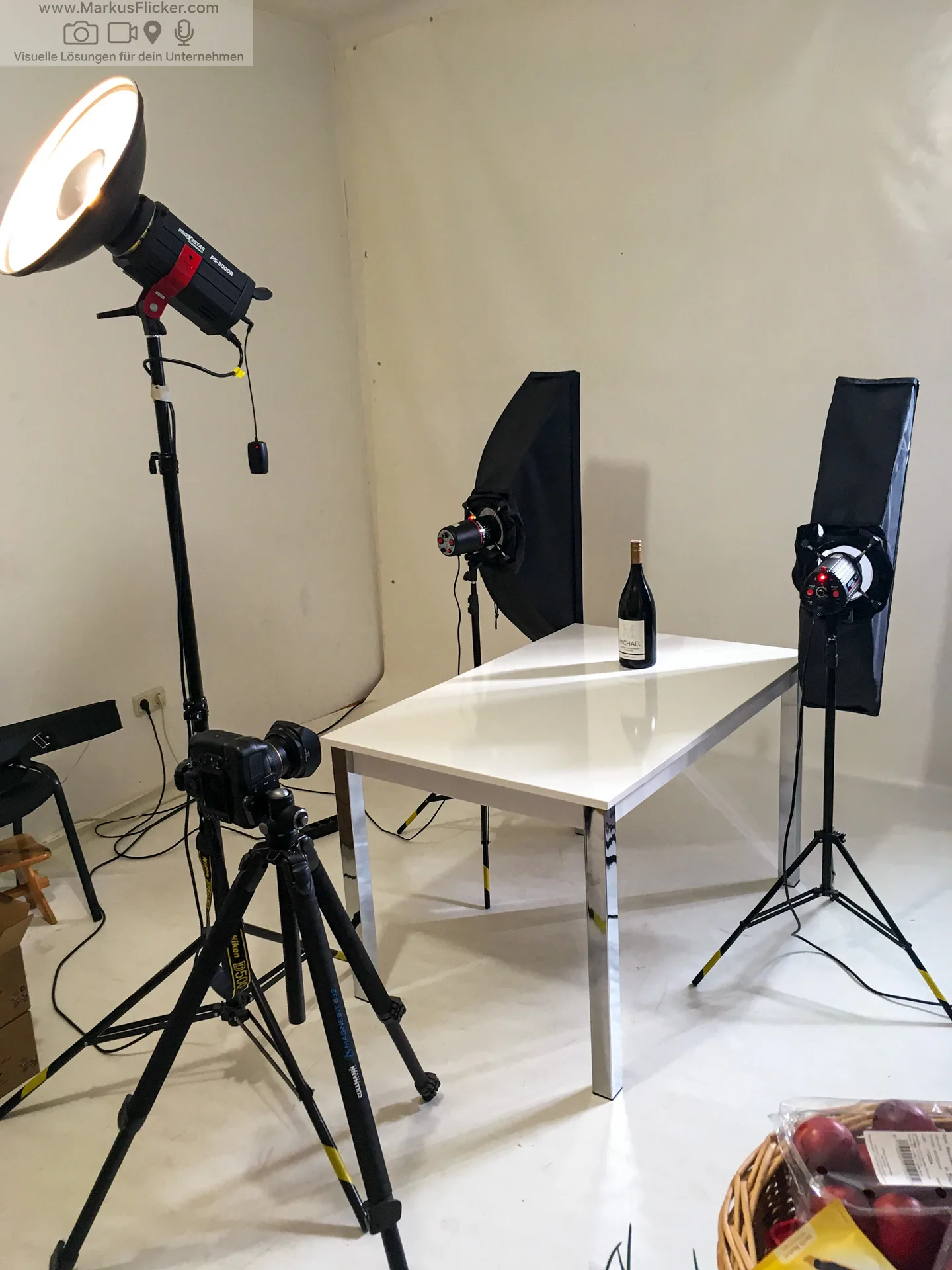 Studiofotografie meistern: Lichtsetzung, Hintergrund und Reflektoren richtig einsetzen inkl. 37 praxisnahe Tipps und Tricks Studiofotografie meistern: Lichtsetzung, Hintergrund und Reflektoren richtig einsetzen