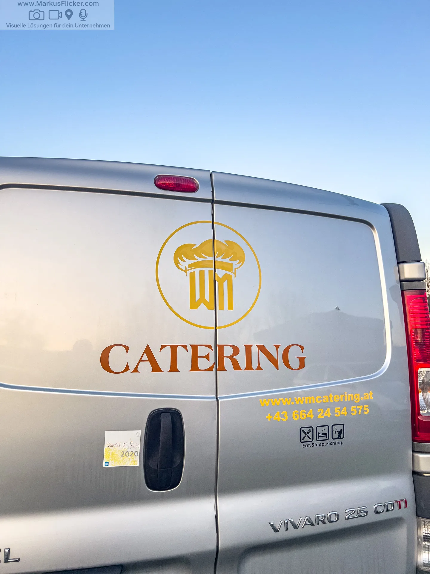 WM Catering Wolfgang Meichenitsch Autobeklebung Logo Homepage Telefonnummer Opel Vivaro