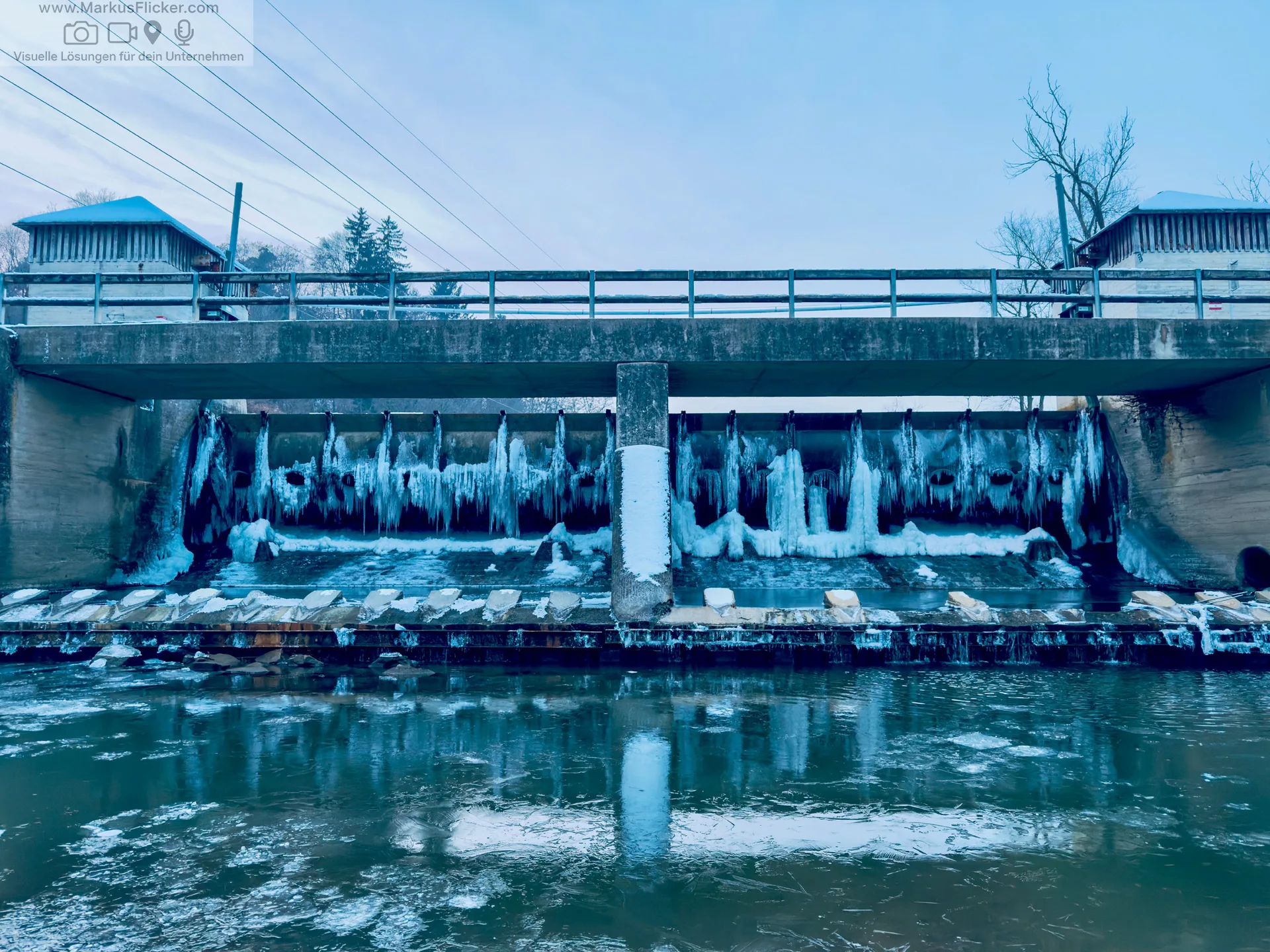 Eis Trifft Wasser – Winterfotografie mit dem Smartphone an der Gliederwehr in Gleisdorf