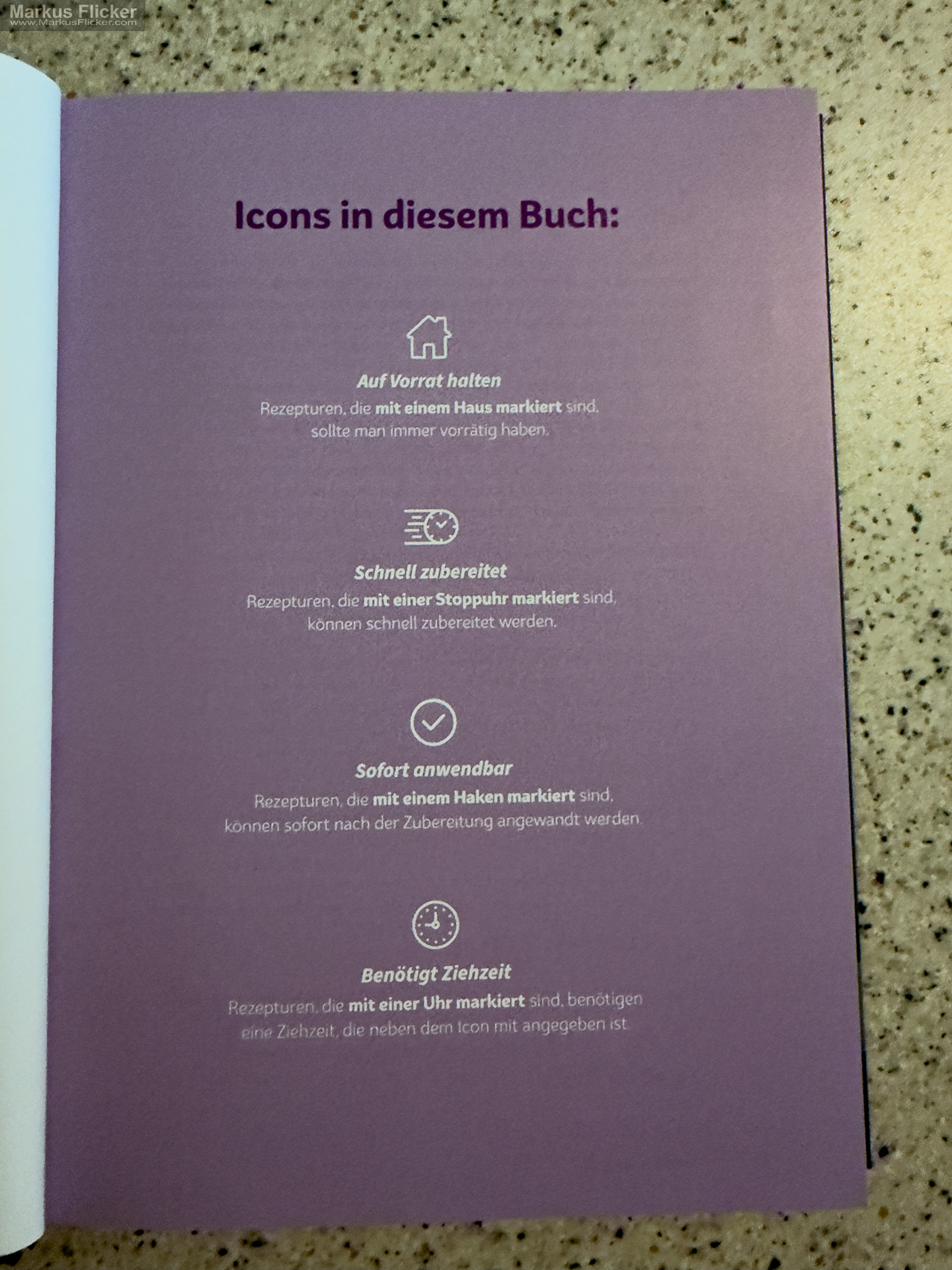 Kräutertee und Wadenwickel: Die 500 beliebtesten Hausmittel und Kräuteranwendungen für die ganze Familie von Judith Koch Kräutertee und Wadenwickel: Die 500 beliebtesten Hausmittel und Kräuteranwendungen für die ganze Familie von Judith Koch