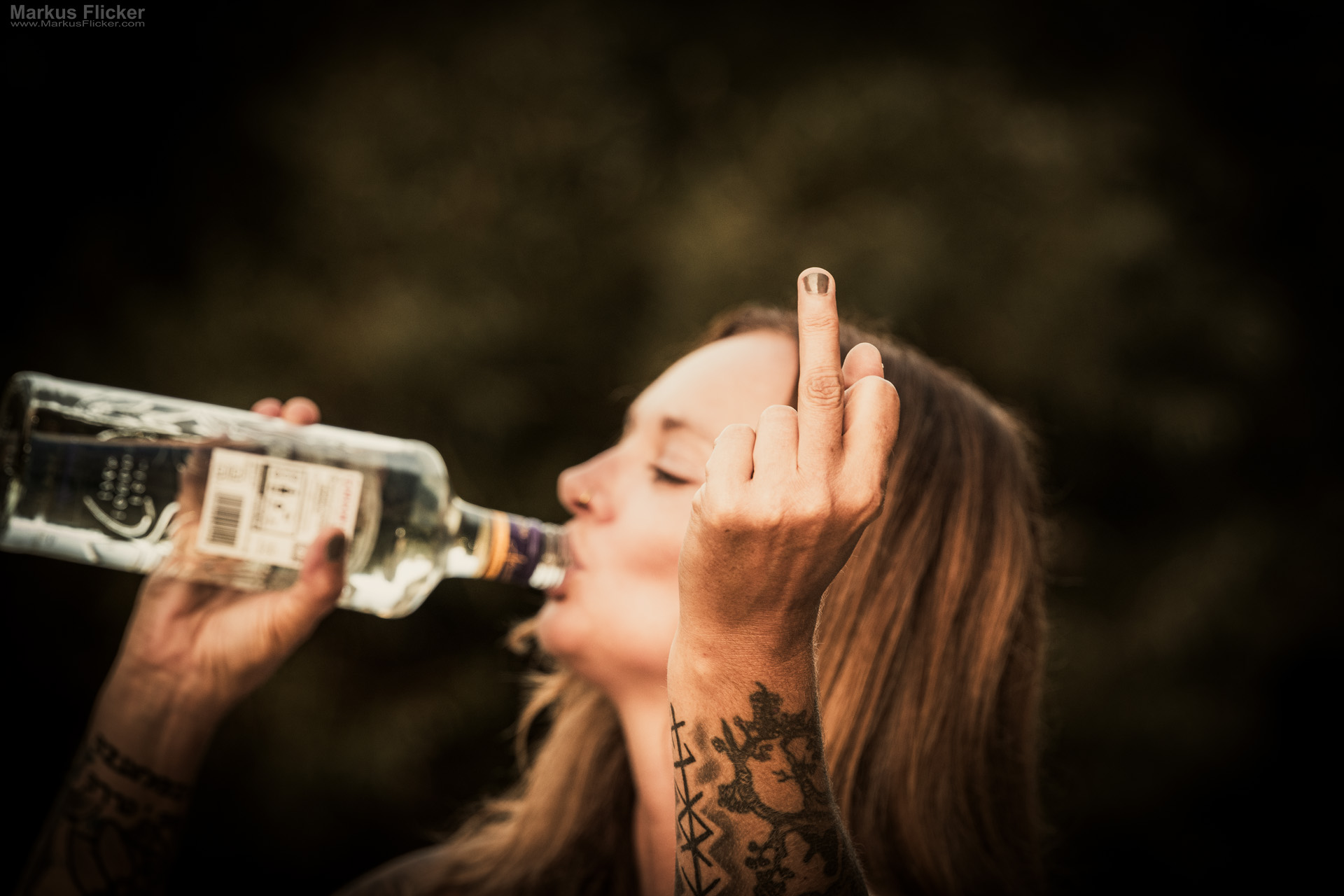 F* YOU — Portrait Fotoshooting mit Andrea im weißen Top und kurzer Jeans *Fuck You* Du betrachtest gerade F* YOU — Portrait Fotoshooting mit Andrea im weißen Top und kurzer Jeans *Fuck You*